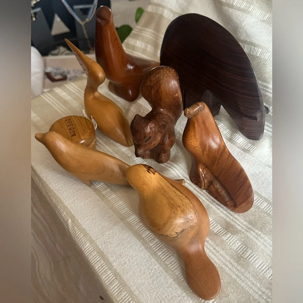 Vintage Oregon Myrtlewood Animal Carvings Lot MCM Bear Pelican Seal Decor - Picture 6 of 9